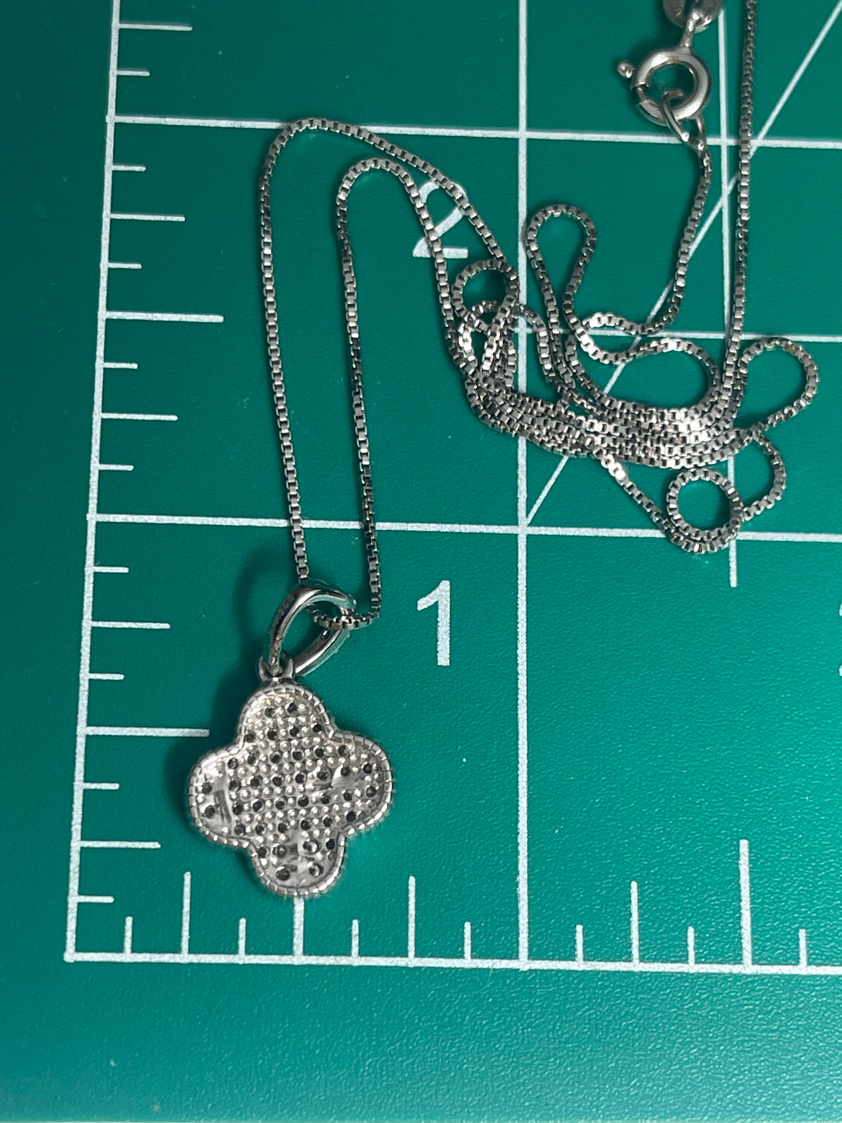 Dainty Moissanite Clover Necklace